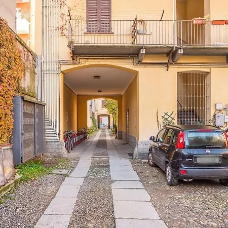 Spazioso Loft Imbonati6 Appartement