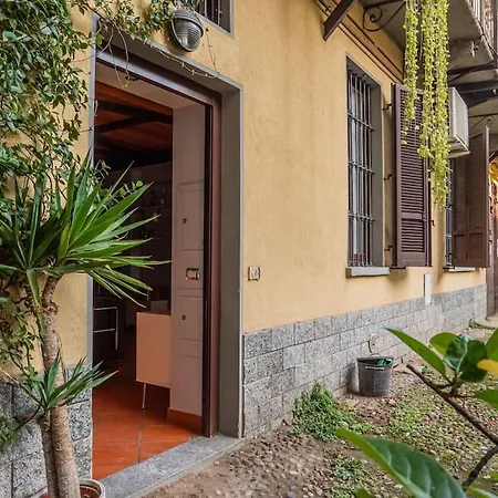 Spazioso Loft Imbonati6 Appartement